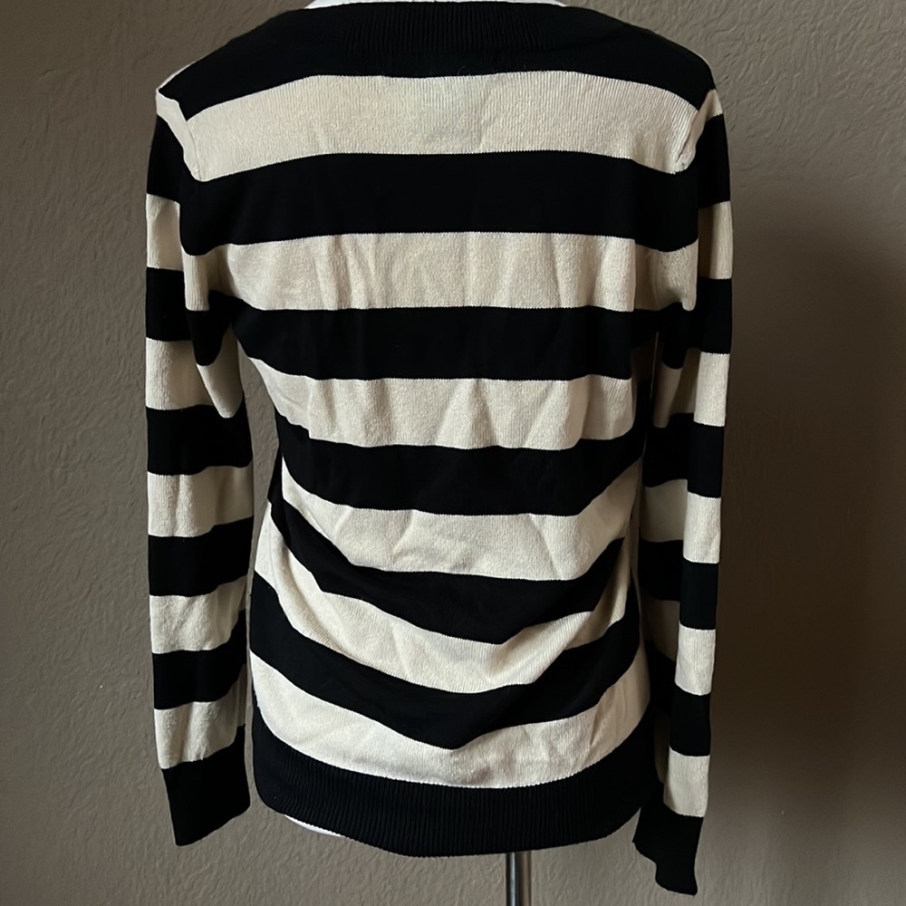 Soft Lightweight Sweater - Picture 6 of 10